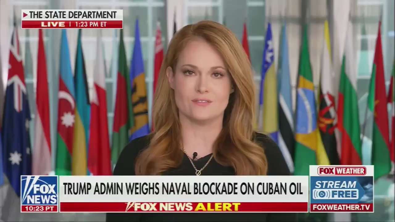 🚨突发：川普总统团队正在认真评估 #推翻古巴共产主义政权 的多种方案，其中包括——
对古巴实施海上封锁，彻底切断石油进口

先是委内瑞拉，
现在轮到古巴了。🔥🔥

📉 没有石油，就没有共产主义...