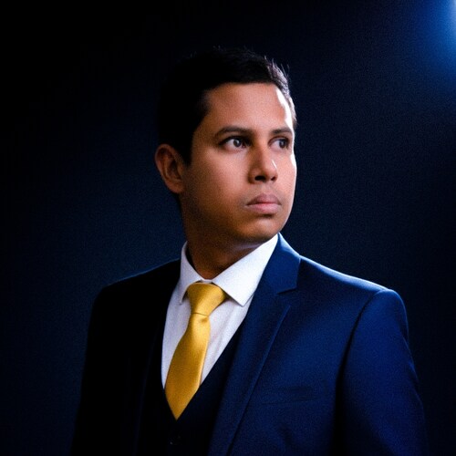 Um cidadão comum, tentando viver uma vida incomum.