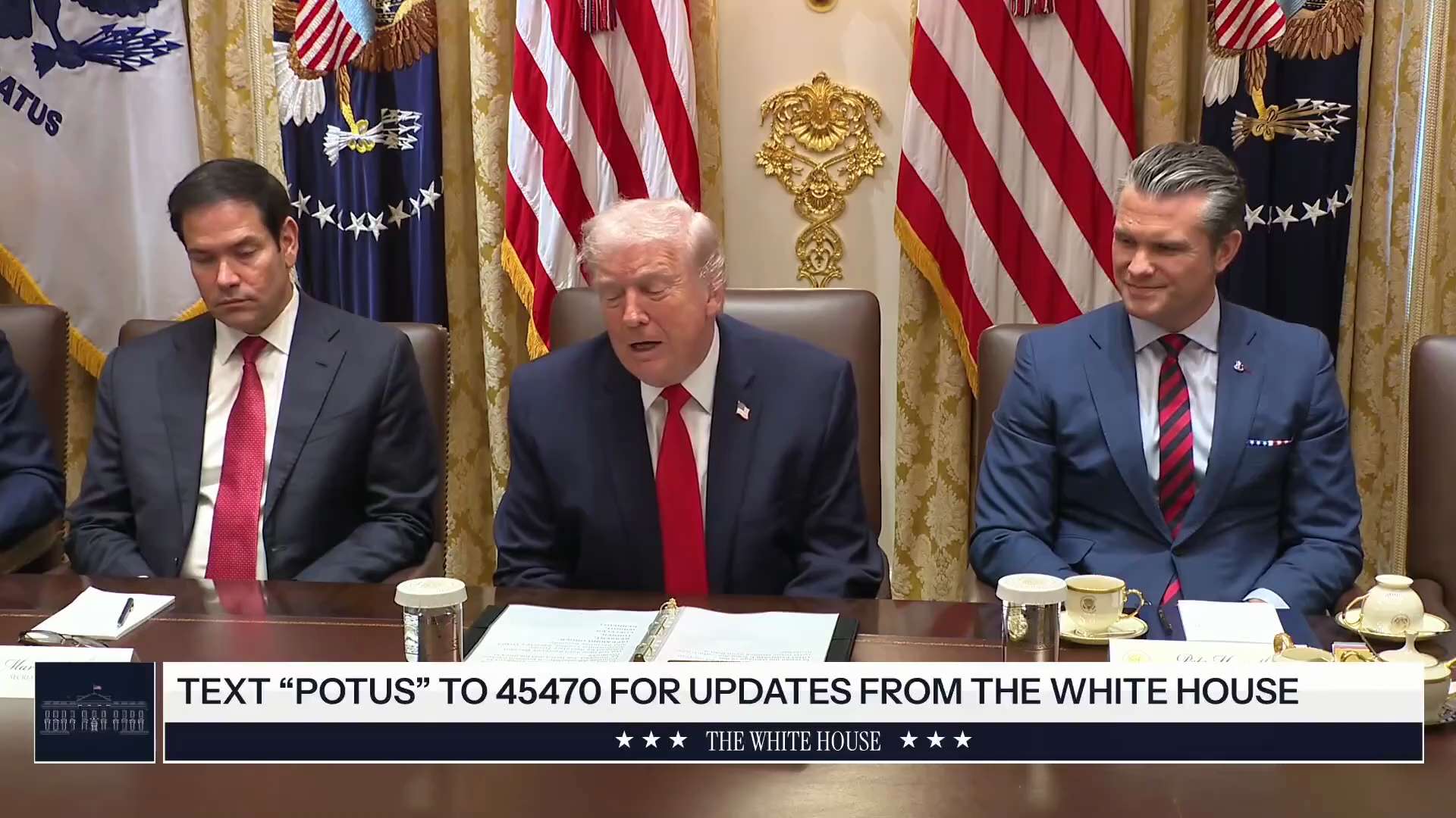 🇺🇸川普总统谈到要彻底铲除第三世界海盗和毒贩时直言：
“当他们靠近船只时，将接受终极处置。
他们想去哪儿就去哪儿——
但那肯定不是天堂！”

他还强调：
💥 每击沉一艘运毒船
= 拯救25,00...