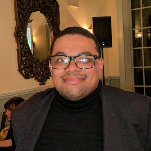 Christian
🇺🇸 🇵🇷 ♈️🗽
ΣΛΒ Fall 2018 Captain
Faith, Family, Freedom