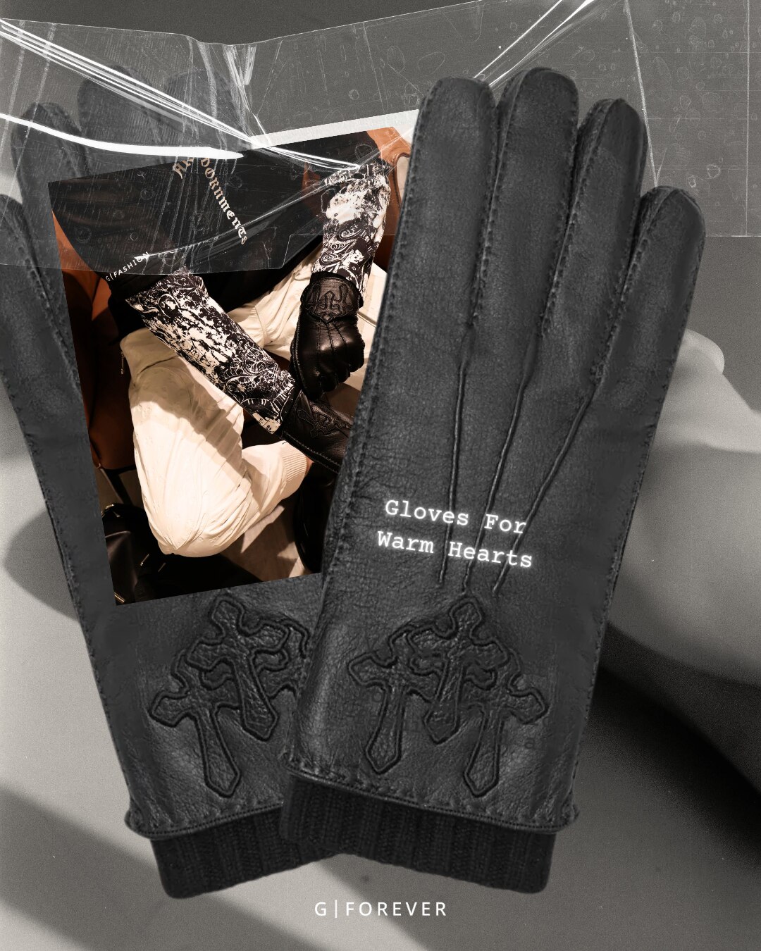 当你把手伸进Gloves 的那一刻，羊绒般细腻的触感瞬间包裹指尖，像是握住了一团刚烘出来的暖云。

它不仅挡住了室外的凌冽，更用那份厚实的温柔，一点点融化掉手心的冰凉。

“Gloves For Wa...