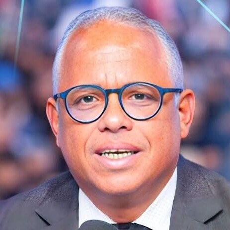 Abogado experto en Arbitraje Comercial Internacional y en Relaciones Internacionales. Diplomático de carrera. Político. ...