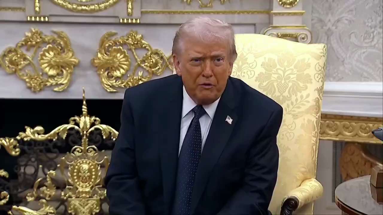 川普总统回应西班牙禁止美国使用其军事基地打击伊朗的禁令：

1. 美国现在“切断与西班牙的一切贸易往来”。

2. 他“有权停止一切与西班牙有关的活动”。

3. 他已指示财政部长贝森特“切断与西班牙...