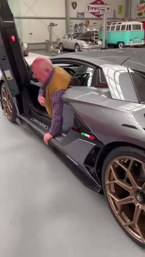 🤣 This is what happens when you wait until you retire to buy a Lambo...😂 