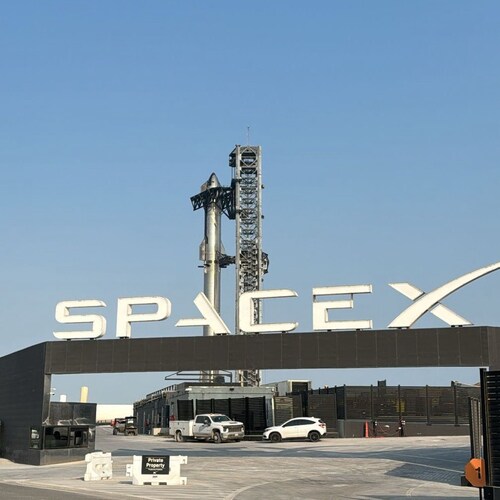 Do you want a Tesla 🍾🎉