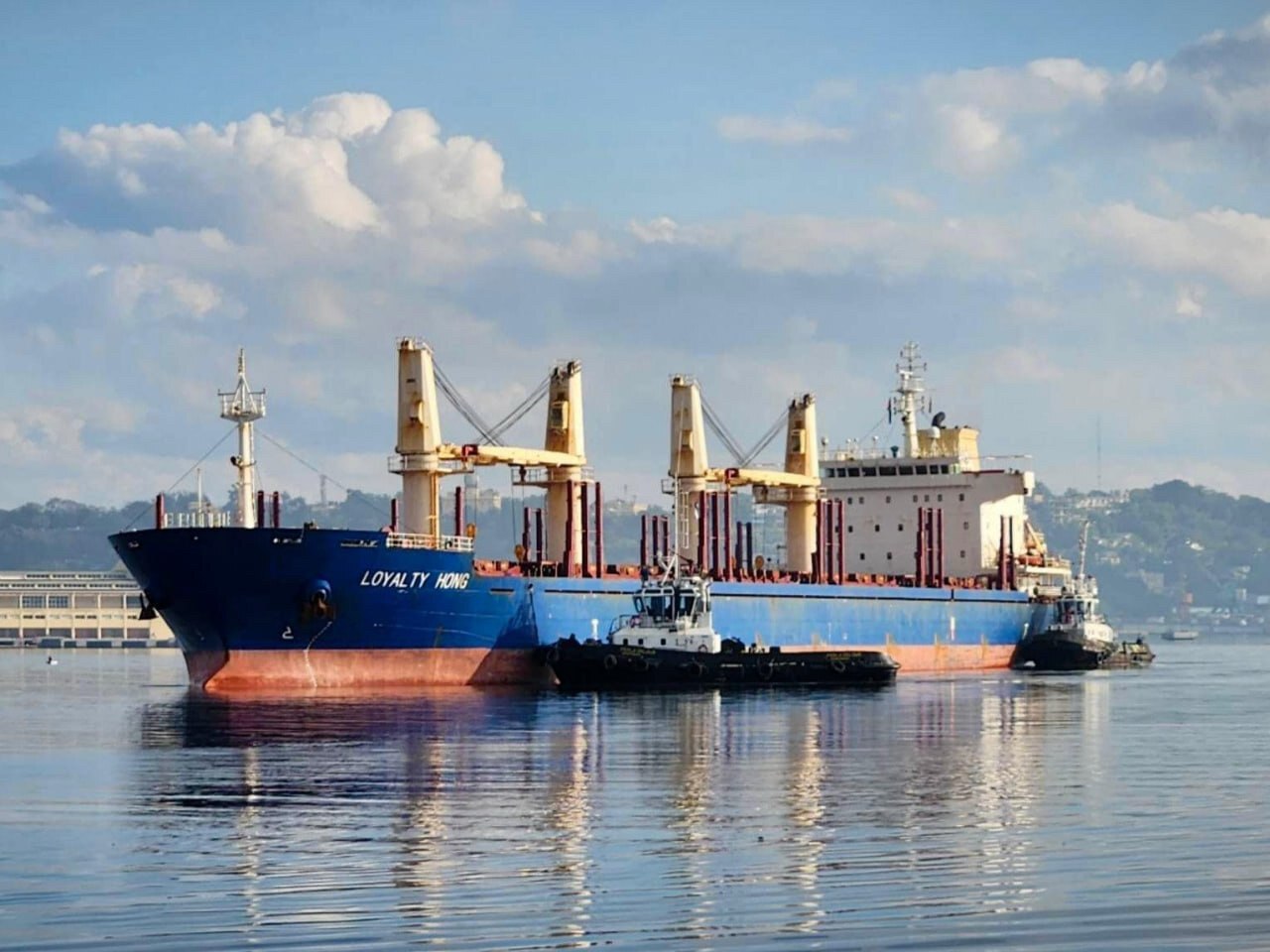 2026年3月26日上午，中国对古巴3万吨紧急粮援的第三批15600吨大米顺利抵达哈瓦那港！
