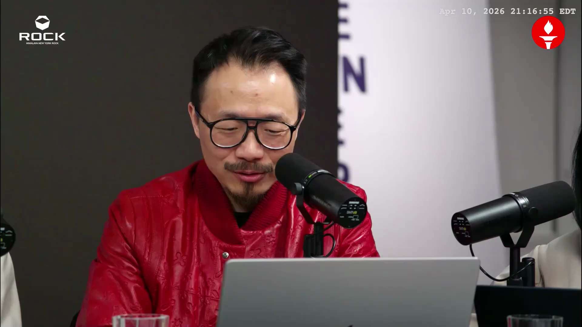 #检方在833号文件中讲故事翻车了
检方声称疫情期间捐赠给NYPD的PPE物资是“资金挪用”？
啪啪打脸：
📍 有图有真相： 王雁平及志愿者亲赴现场捐赠，影像资料全网可见。
📍 有口皆碑： 战友们...