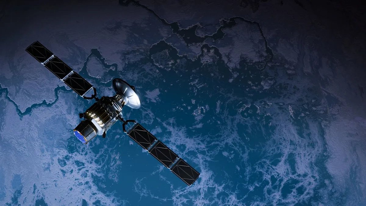 #伊朗造不出高精度间谍卫星。
他们用3700万美元买了一颗现成的。直接买下一颗正在太空里飞行的中共国在轨卫星。卖家是中共国的地球之眼公司。买家是伊朗伊斯兰革命卫队的准将。这颗代号TEE-01B的卫星在...