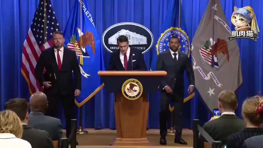 🚨重磅‼️前FBI局长詹姆斯·科米被正式起诉：两项重罪
👉涉及威胁美国总统生命安全的联邦刑事案件
👉最高可面临20年监禁

💥美国司法部代理部长，托德·布兰奇刚刚确认，北卡罗来纳州东区大陪审团...