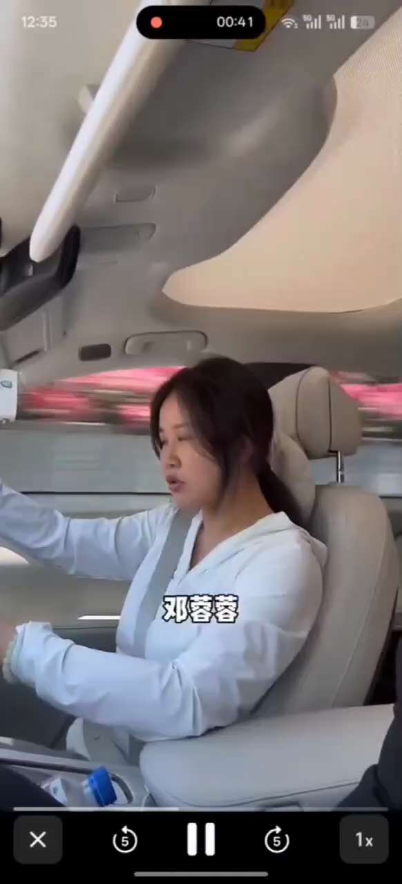 5月10日，小洛熙妈妈的代理律师收到威胁恐吓，被告知不许在关注小洛熙事件：“孔律师是吗？我就在宁波，小洛熙的事你就不要再管了”。
另一名热心网友因发布了小洛熙事件，遭到警方上门。
警方问他：“你发这些...