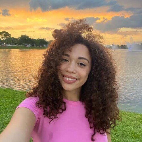 Chloe on GETTR - Profile and Posts on GETTR