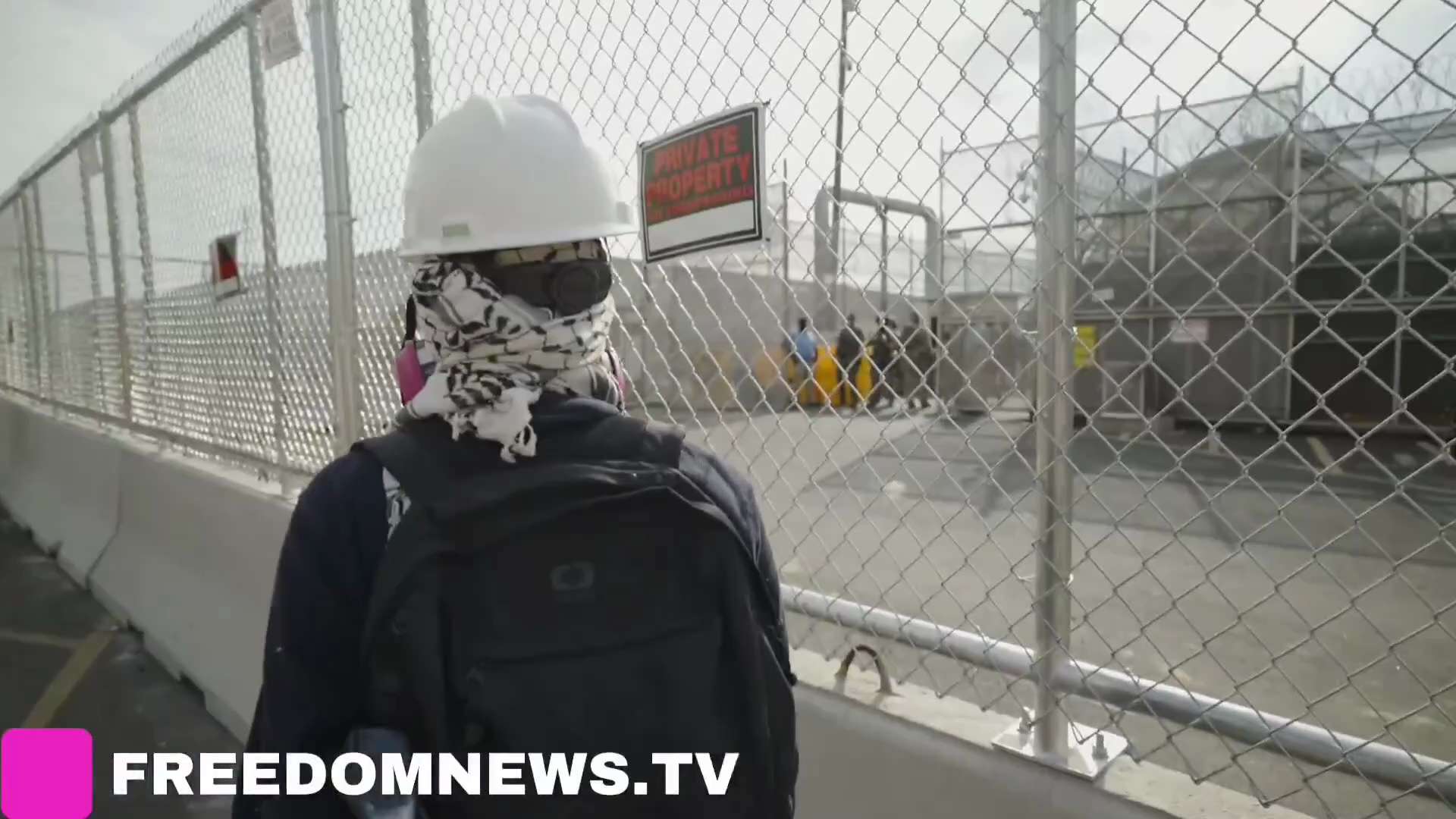 JUST IN: ICE Agents have started to sh**t pepper balls at Anti ICE Rioters so vehicles can go throug...