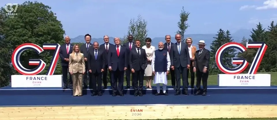 【美国之声——G7正式启动"去中国化"关键矿产供应链行动】2026年6月17日，七国集团（G7）领导人发表《关于保障关键矿产供应链宣言》，明确承诺大幅降低对单一境外供应商的依赖，主要针对中共国在全球稀...
