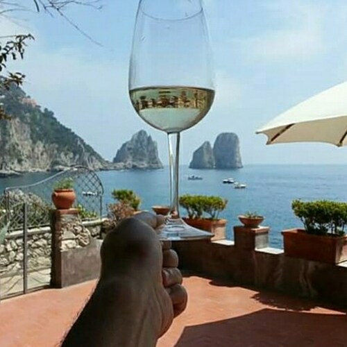 Honeste vivere, alterum non laedere, suum cuique tribuere...