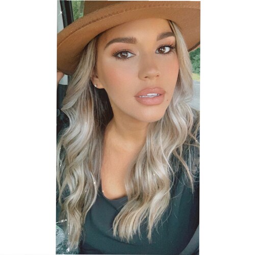 🎤 Top 12 girls-@americanidol season 11
💄licensed hair&makeup artist
✝️ Jesus
💙Kanaan Brey & Holsten Slate💛
😘 hu...