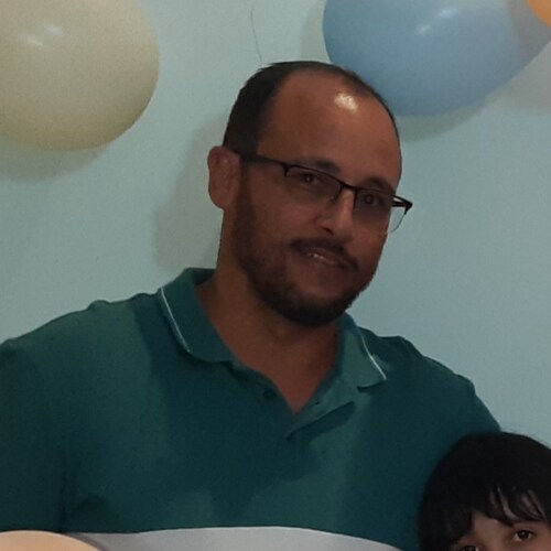 Um servidor ao seu dispor.