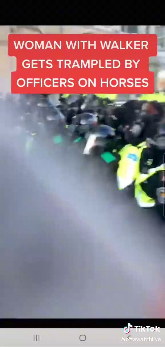 哦，我的上帝。特鲁多必须对此负责。你所要做的就是与他们交谈，你这个怪物。OH MY GOD. Trudeau must answer for this. All you had to do was t...