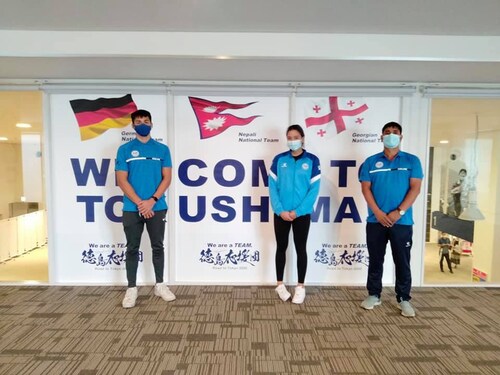 ओलम्पिकमा सहभागिता जनाउने नेपाली पौडी टिम जापानको तोकुशिमा पुगेका छन् । 

#Olympics  #teamnepal
#Tok...