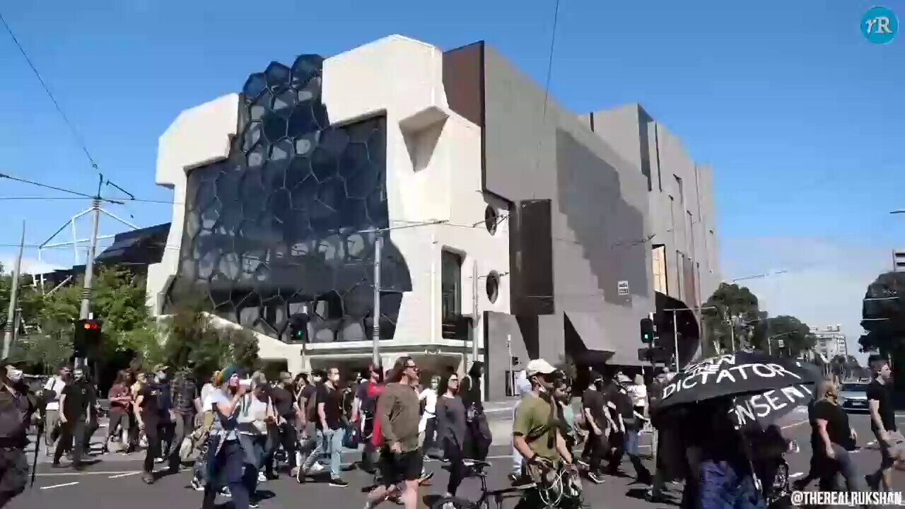 Melbourne Australia freedom protests today.

Footage from Rukshan.

Victoria police being stasi TYRA...