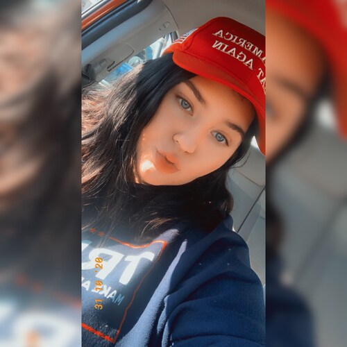 20 year old Conservative. TRUMP WON! I also have a patriot puppy named abby.🐶🇺🇸