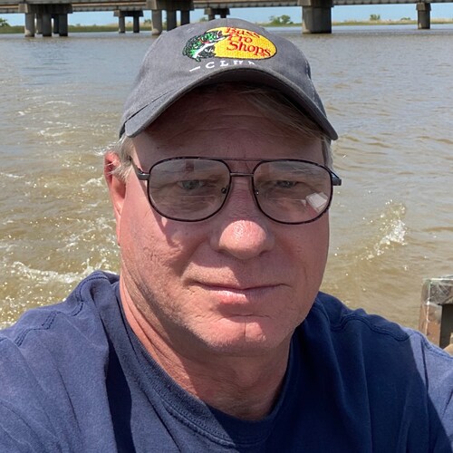 Christian, father of three, that loves God, family, country,and getting outdoors.