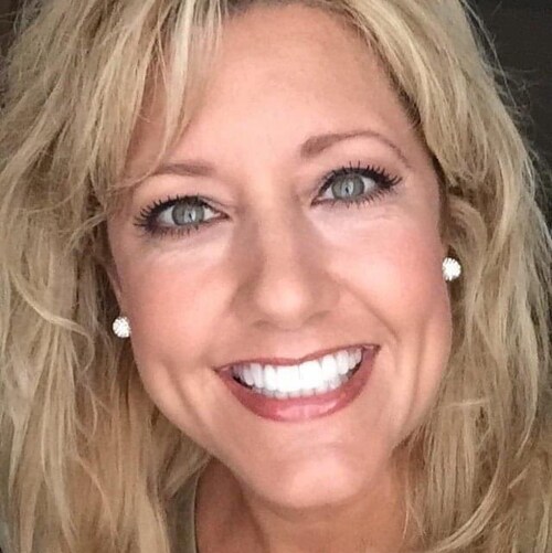 Holisitc Life Coach, Relationships, Spirituality, Intuitive. My passion is to help others transform their lives-Mentally...