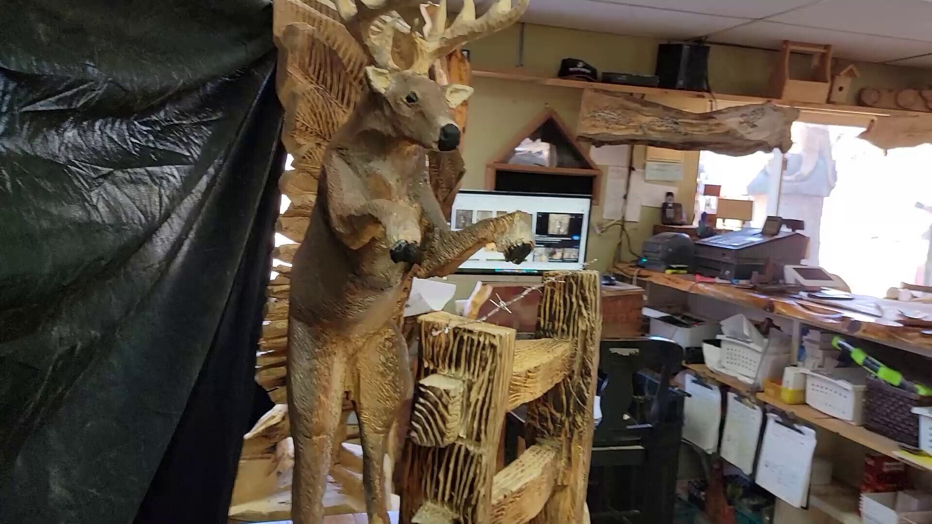 Conservative and patriotic Woodcarving business in Missouri 

Deer leaping over a fence
The Wood Den 