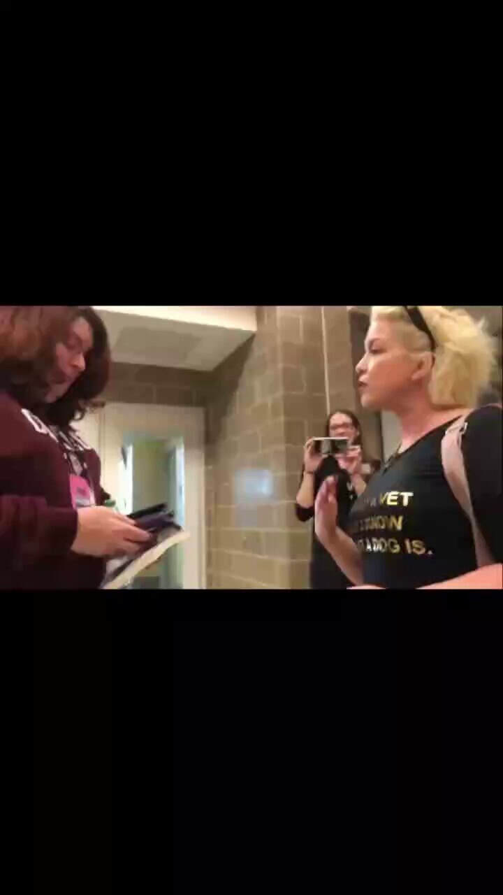 A mother confronts a transgender activist, an says not to use restroom with her daughter. 👏 Bravo t...