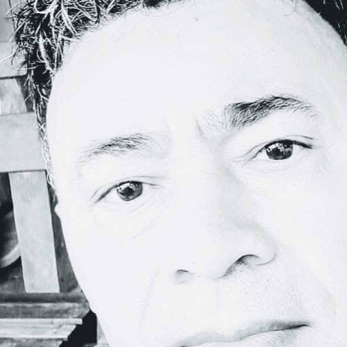 Sou baiano de Condeúba Bahia solteiro cristão não bebo não fumo tem Deus como busca de viver odeio mentiras e ladrão pri...