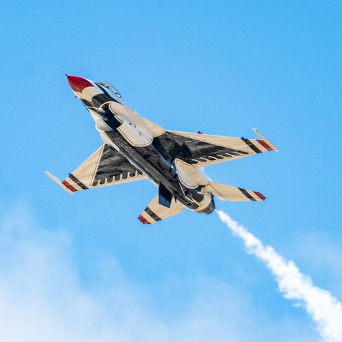 Long Beach, CA 📍
See how a sports photographer photographs the world