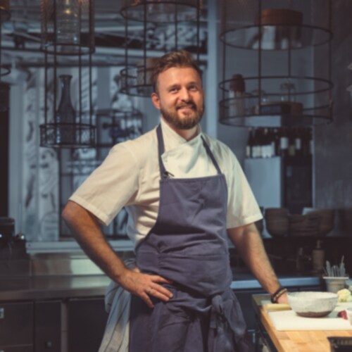 Buckingham Smokehouse's CEO and head cook is Mark Brown. Mark Brown's brilliant father inspired him to pursue a career i...