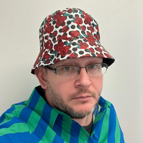 I’m that #bhadbitch 🌈Prönouns: they/them & everything everywhere all at once 🇺🇦✊🏿👩🏻‍🎤 💉 10th booster. Bitch know...