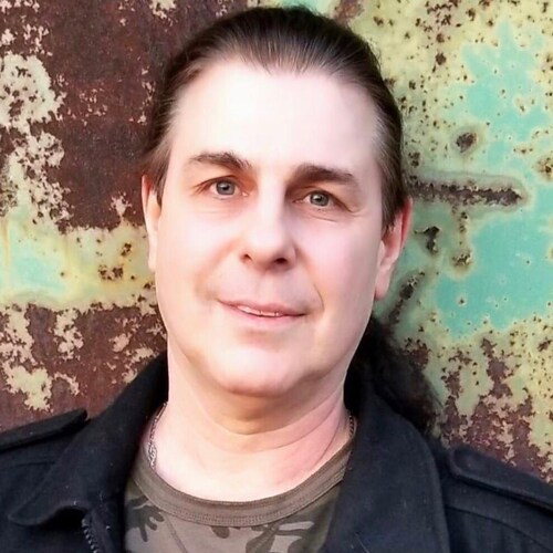 I’m a thinker, a talker, a dreamer and a doer who makes magic with a brush on a canvas