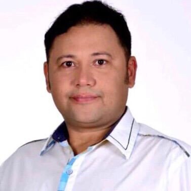 Empresário, Pai de 3 filhos, Casado, ideologia Liberal, Patriota, Bandeiras; Deus, Pátria, Família, Liberdade.