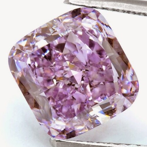 Unveiling the World of Diamond Reviews: Diamontrends unveils a world of detailed diamond reviews, helping you find the p...