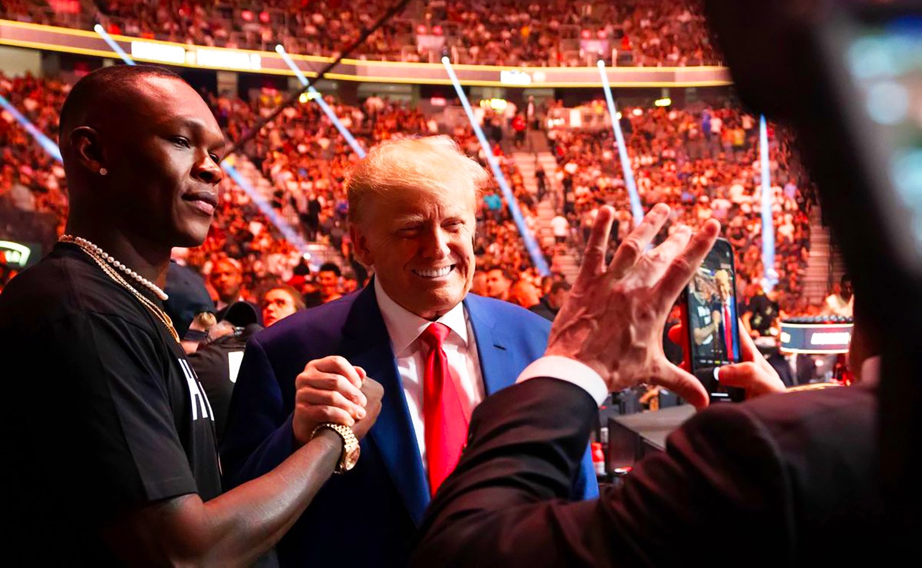 THE GREATEST OF ALL TIME!!! (AND IZZY LOOKS GOOD TOO!!!😂😂😂)