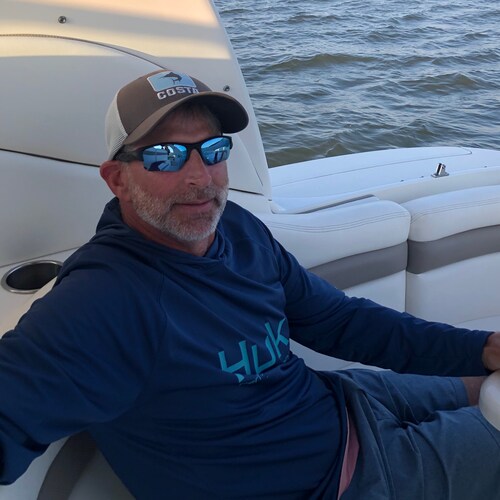 Conservative, Christian, outdoorsman, builder of things,  
🇺🇸 son of the American Revolution 🇺🇸 100% red blooded Ame...