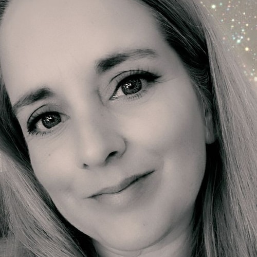 Proud American, military wife, mother, and grandma to some pretty amazing people.