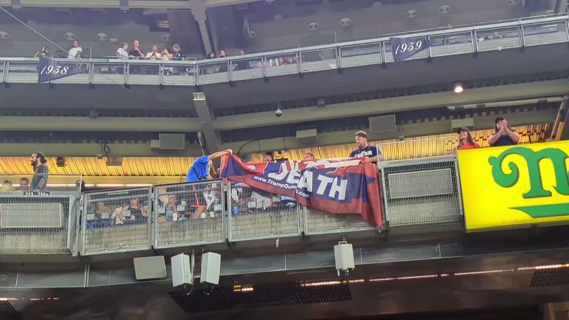 (Please share) Trump or Death unfurled at Yankee Stadium during God Bless America. #MLB #Yankees #trump2024 #mugshot #trumpordeath #maga @realDonaldTrump TrumpOrDeath.com