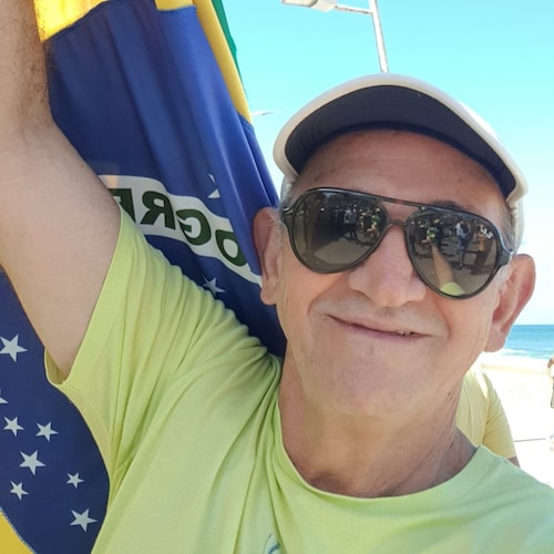 Economista, Advogado licenciado e gestor financeiro.