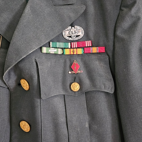 Retired professional; Fmr JP: RVN Army Combat Med ⚕️NCO🎖️; Appt'd by DJT to Draft Bd drafted me 50 yrs ago. 🇺🇸✔️Mudbl...