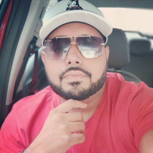 NOT INTERESTED IN FOLLOW ME TRAINS, 
GOT NO TIME FOR FOLLOW BACK GAMES.
I FOLLOW WHO I WANT,
SO SHOULD YOU,
I FOLLOW PEO...