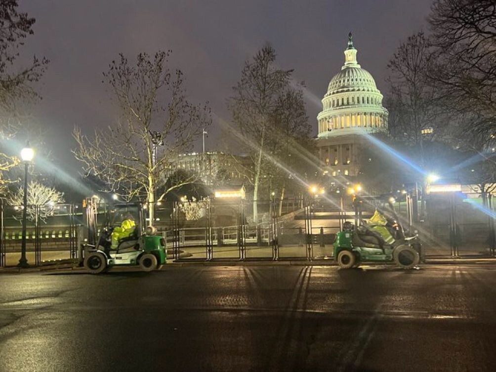 The State of the Union summed up in one picture.

The Biden admin will erect a fence around the Capi...