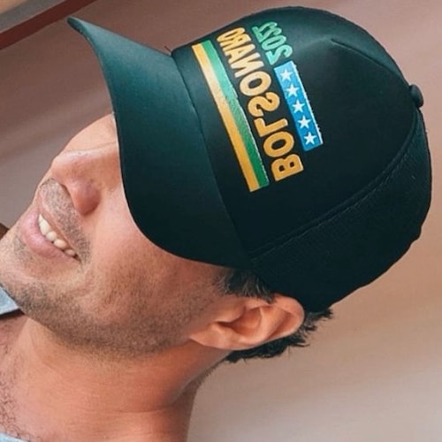 Bacharel em Administração 
Esp. Gestão Estratégica Empresarial 
Agente Des. SEBRAE 
Assessoria Politica 
Iogue 
Ex. Asse...