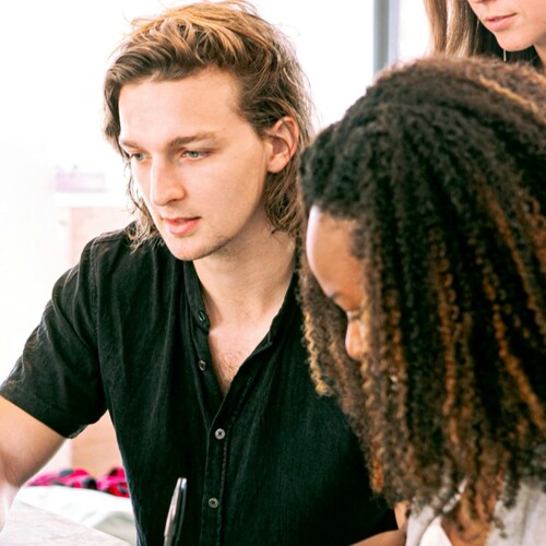 Living in a small home doesn't mean sacrificing style or comfort. In fact, with a bit of creativity and ingenuity.