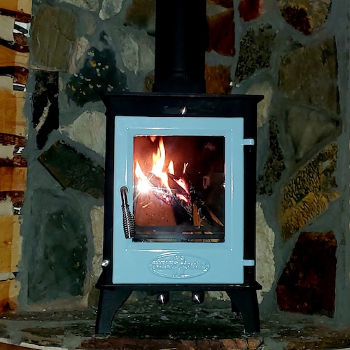 Retired nurse, proud wife and mother of military veterans. Support our Constitution and President Trump💥