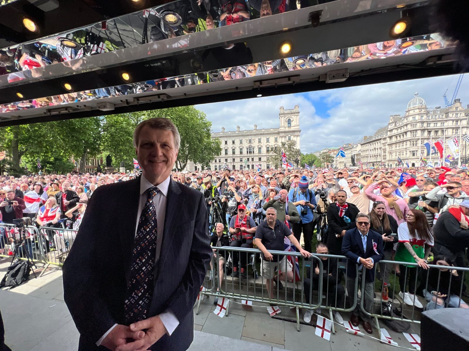 Tommy Robinson Rally Westminster.

I was honoured to be asked to speak at Tommy’s rally this afternoon.

There are tens of thousandshere to support him & hear about his plans for a ‘Coalition for Freedom - A Movement for Cultural Change’.

And to see his new film on ‘Lawfare’. We’re having a geat peaceful day!
 

