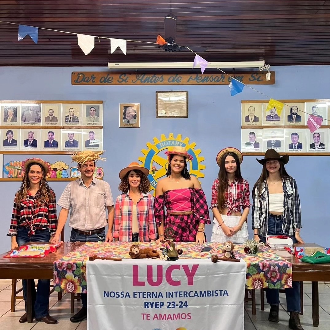 Lucy, nós do Interact Club de Ilha Solteira, te agradecemos por esse ano que ficou conosco, por todo...