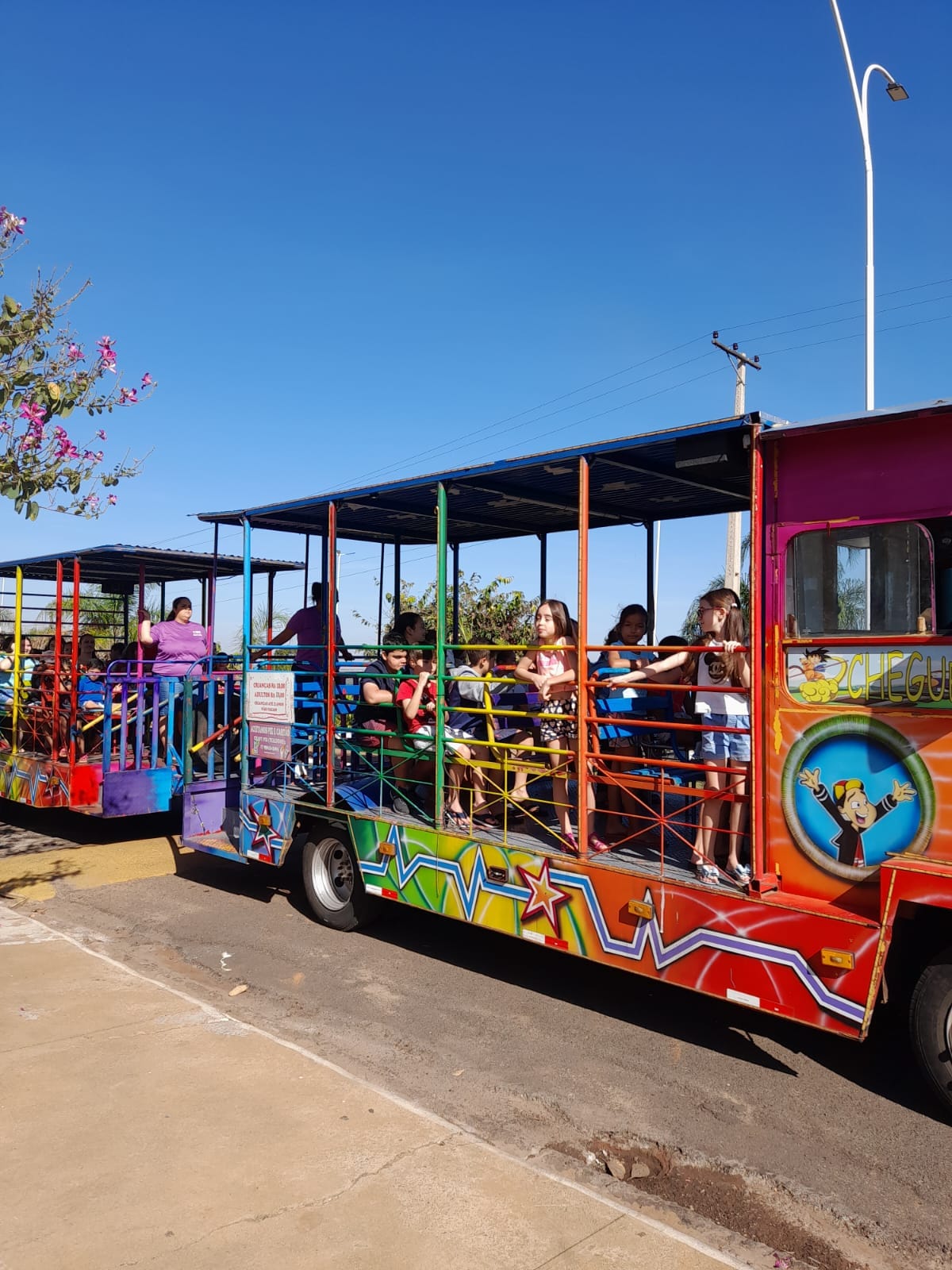 Rotary Club de Nova Castilho presente no Dia D de vacinação contra Polio.

Muitas brincadeiras, café...