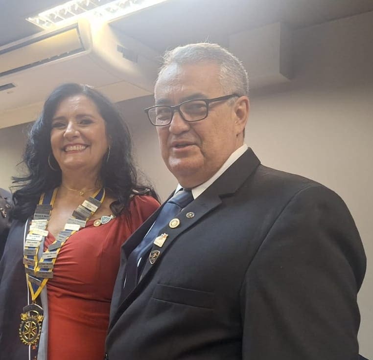 Ilsa Talhari Braga é a nova presidente do Rotary Club de Bady Bassitt.

Ilsa recebeu o cargo das mão...